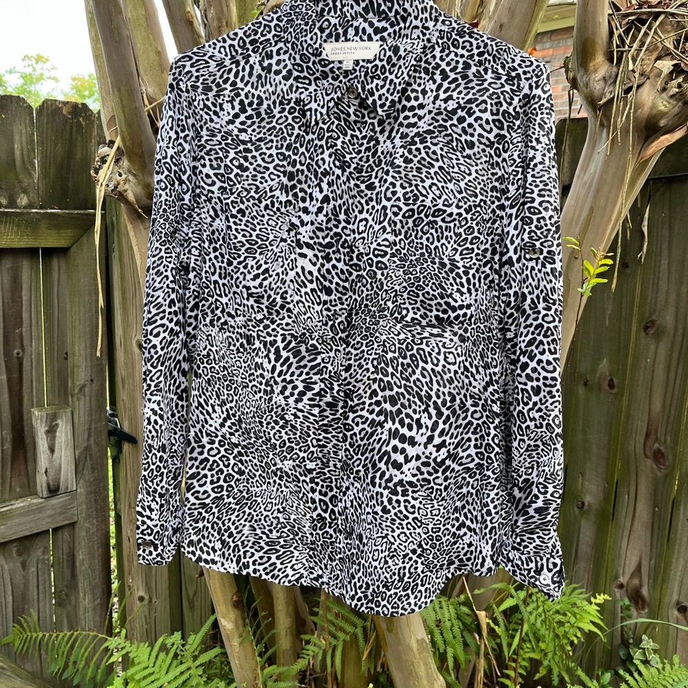 Jones New York blouse